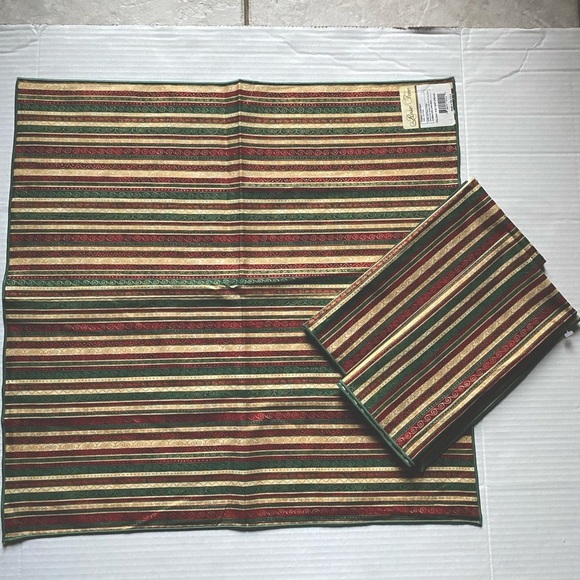 Rose Tree Holiday Way Napkins Set of 3 Gold Green Red Christmas Cotton NEW - Picture 1 of 5